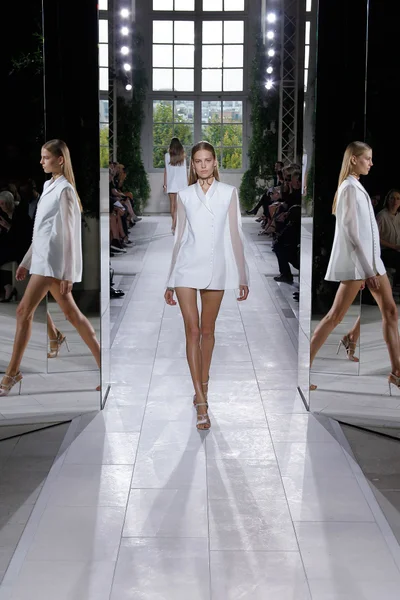 Look 34